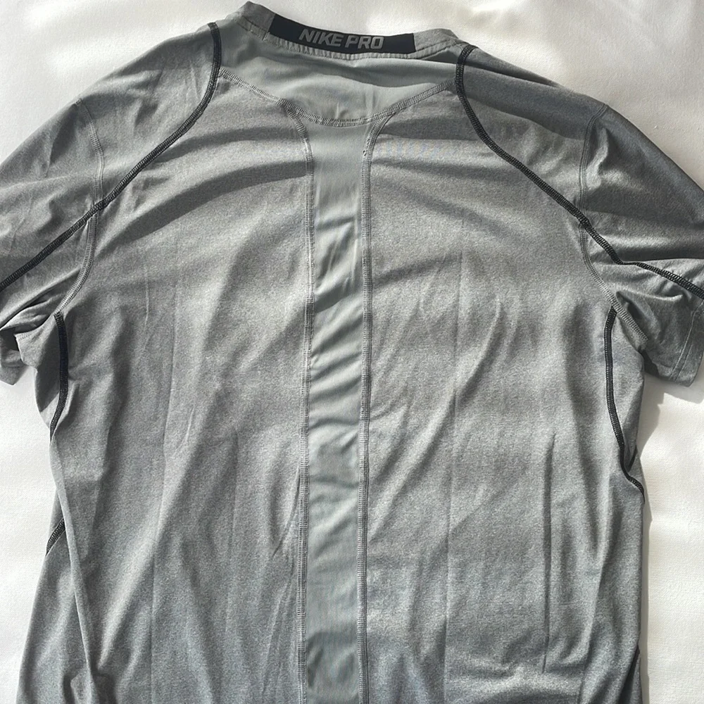 Nike tee - Picture 2 of 3